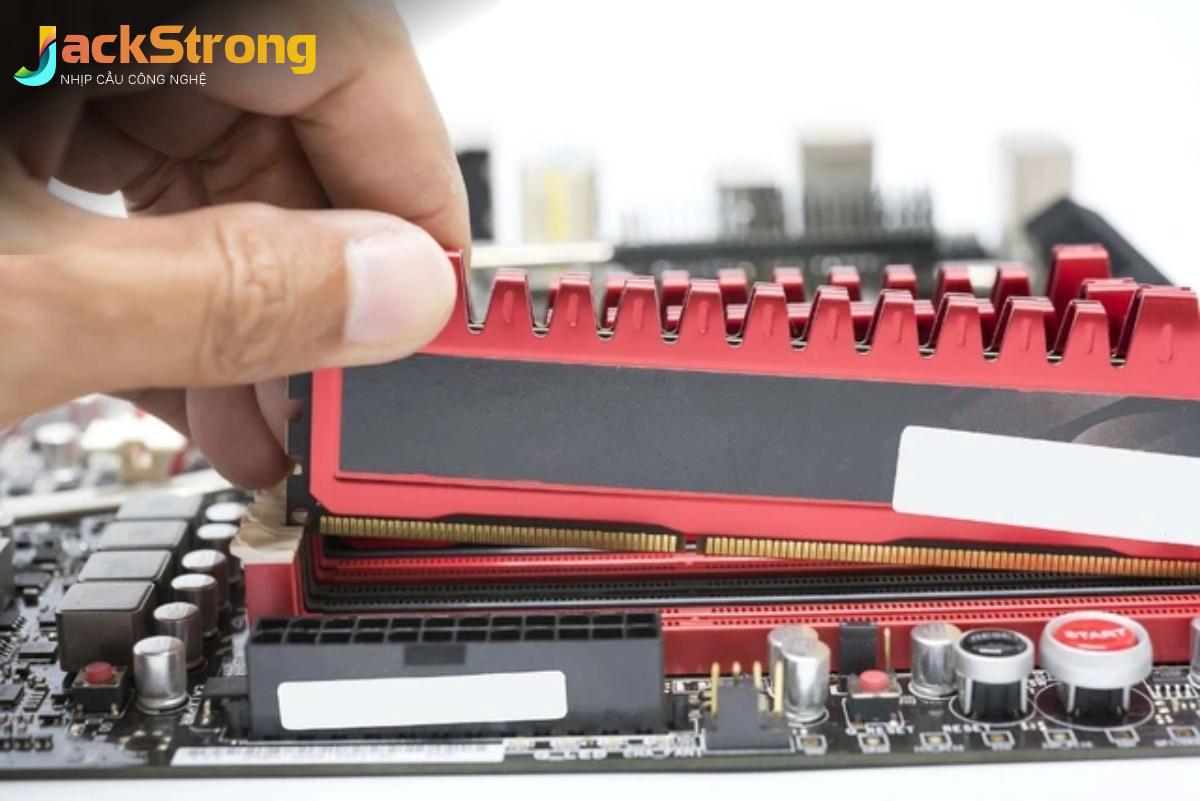 Tại Sao 16GB RAM Không Còn Đáp Ứng Đủ Nhu Cầu?